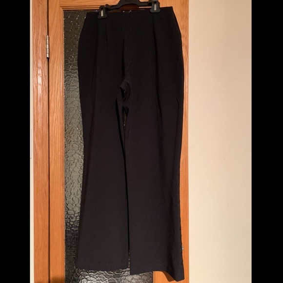 Frank Lyman black pants, size 10, with front detail at bottom. EUC - Picture 2 of 3